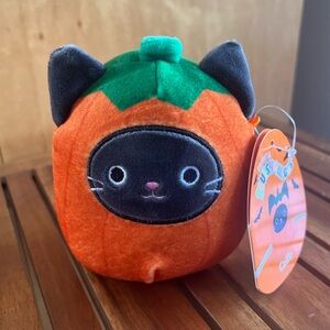NWT 5” Calio the Cat in Pumpkin Costume Halloween Squishmallows fall decor